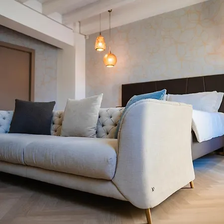 Luxury Rocopom - Front Hotel Malgrate