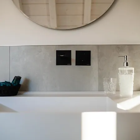 Luxury Rocopom - Front Malgrate