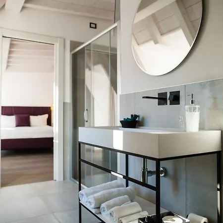 Luxury Rocopom - Front *