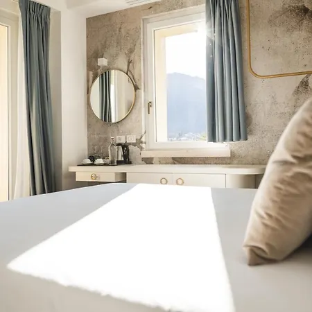 Luxury Rocopom - Front Hotel