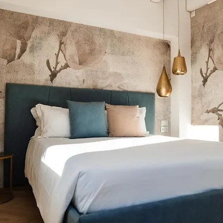 Luxury Rocopom - Front