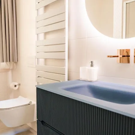 Luxury Rocopom - Front * Malgrate