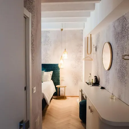 Hotel Luxury Rocopom - Front Malgrate