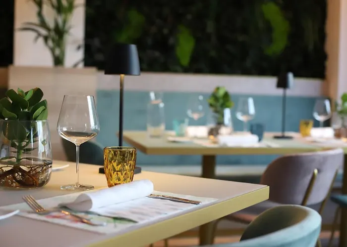 Luxury Rocopom - Front Ξενοδοχείο Malgrate