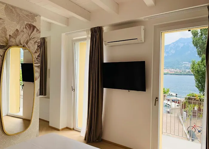 Luxury Rocopom - Front