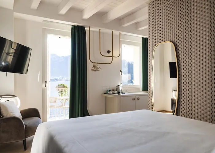 Luxury Rocopom - Front * Malgrate