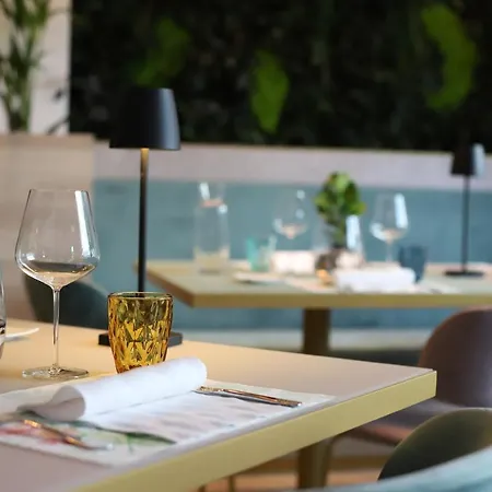 Luxury Rocopom - Front Hotel Malgrate