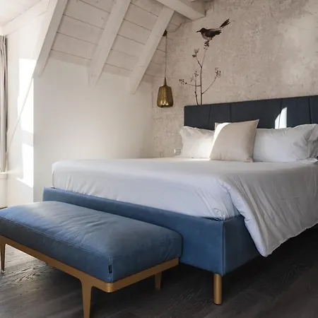 Luxury Rocopom - Front Hotel