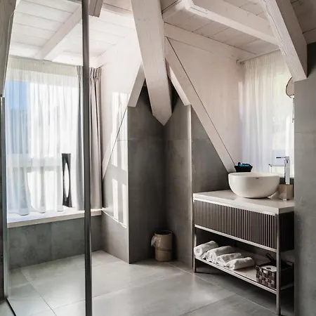 Luxury Rocopom - Front Hotel Malgrate