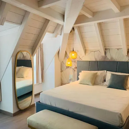 Hotel Luxury Rocopom - Front