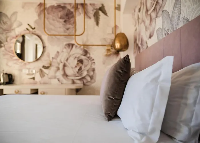 Luxury Rocopom - Front Hotel Malgrate