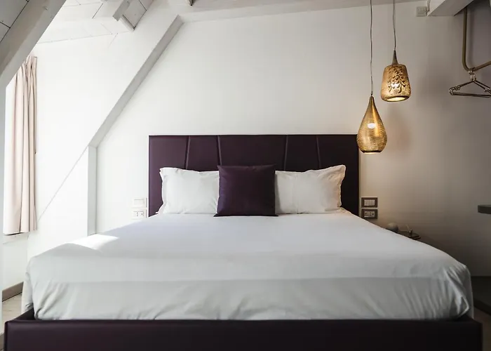 Hotel Luxury Rocopom - Front *