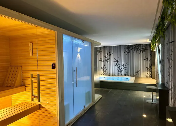 Hotel Luxury Rocopom - Front *