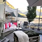Luxury Rocopom - Front Мальграте