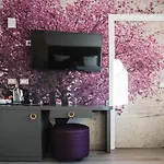 Luxury Rocopom - Front