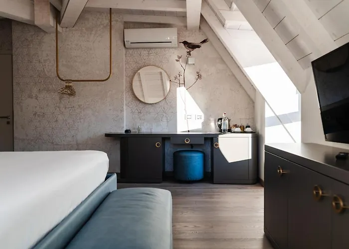 Отель Luxury Rocopom - Front *