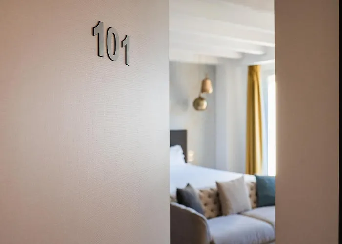 Luxury Rocopom - Front Мальграте