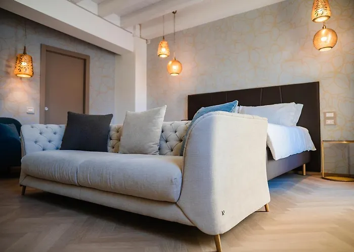 Luxury Rocopom - Front Отель Мальграте