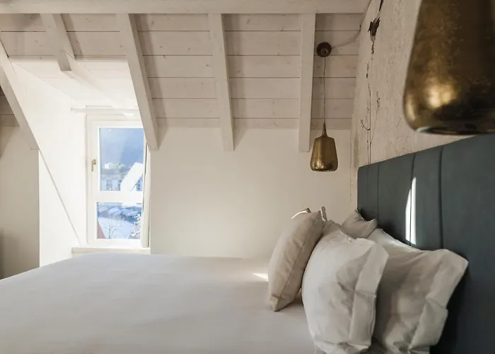 Luxury Rocopom - Front Мальграте