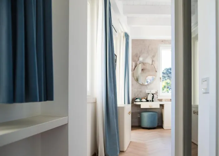 Luxury Rocopom - Front Отель Мальграте