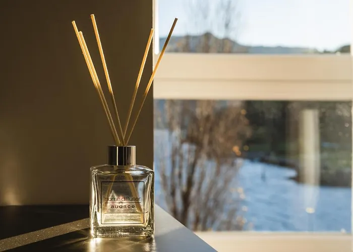 Luxury Rocopom - Front *