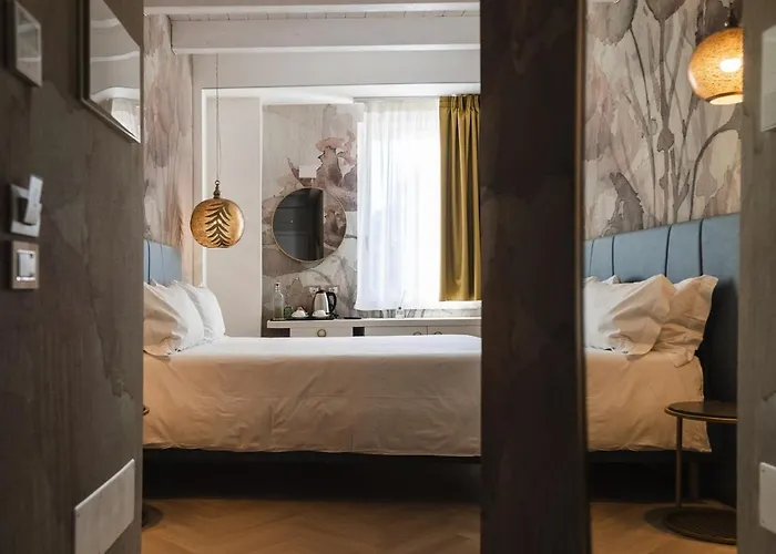 Luxury Rocopom - Front Мальграте